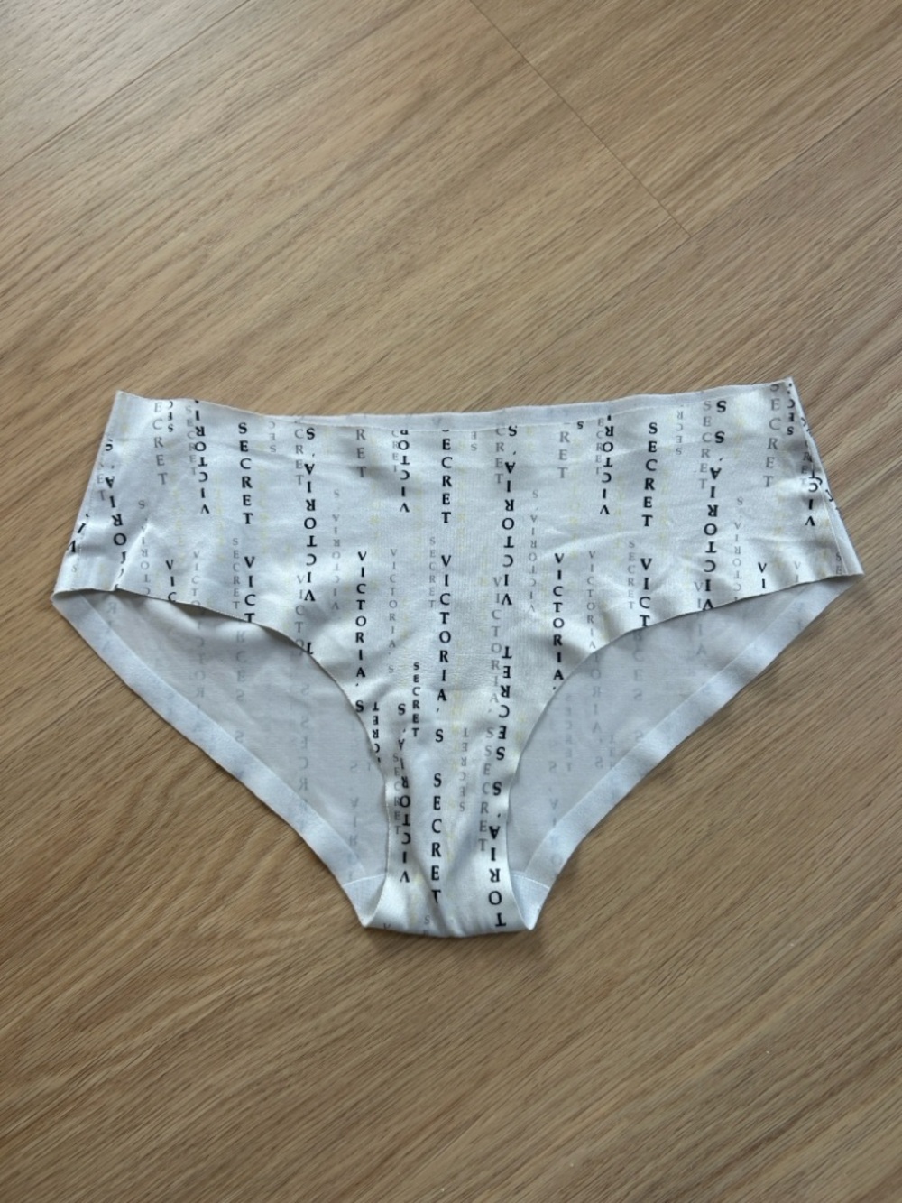 2013 Victoria’s Secret Hiphugger No Show Panty S